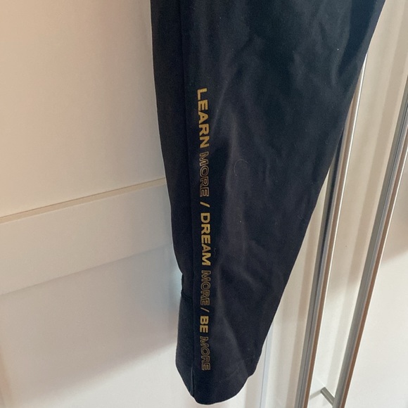 Aplhalete Jogging Pants - Picture 6 of 9